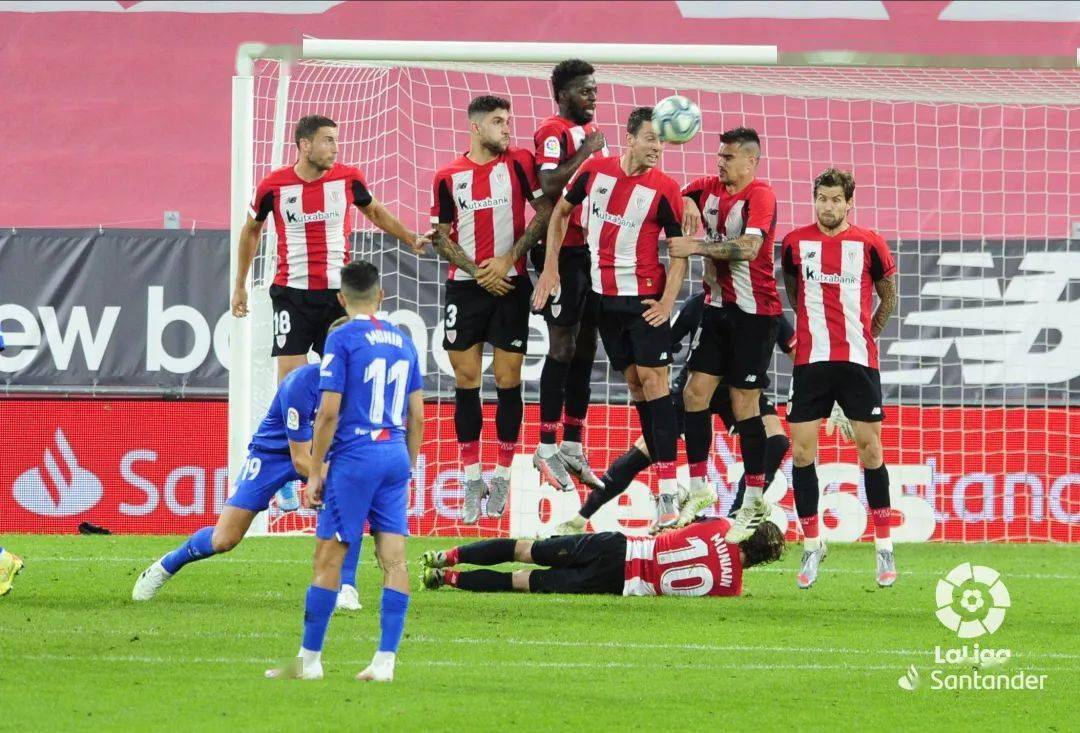 马略卡队员努力拼搏，争取保级！